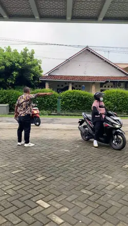 Rapat disekolah