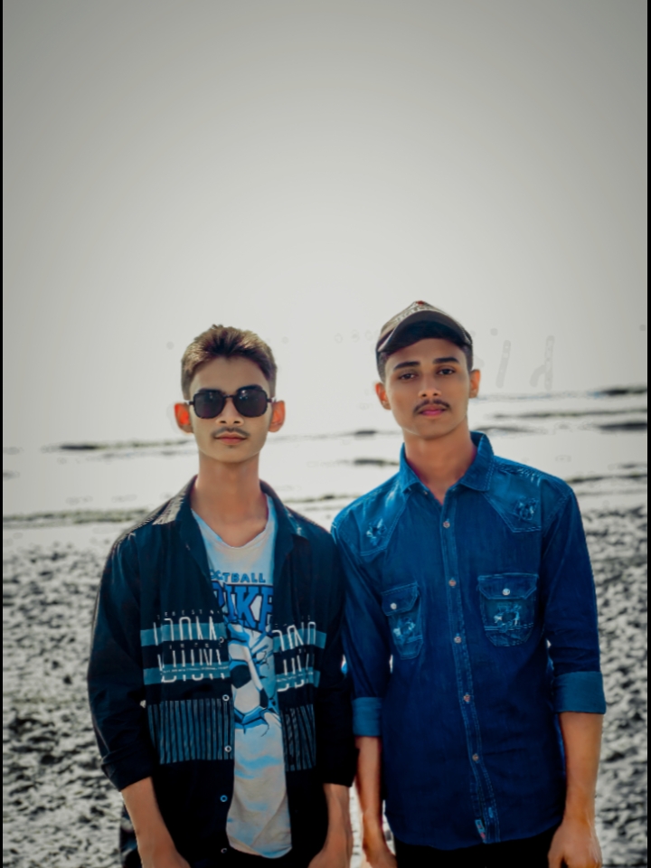 আমরা দুইবন্ধু যথেষ্ট