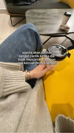 wanita akn terlihat