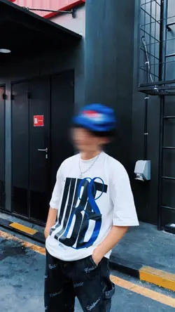 BLUR MUKA 01