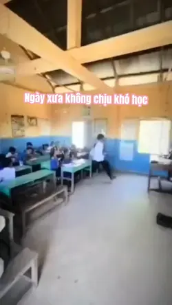 Đạp bàn giáo viên