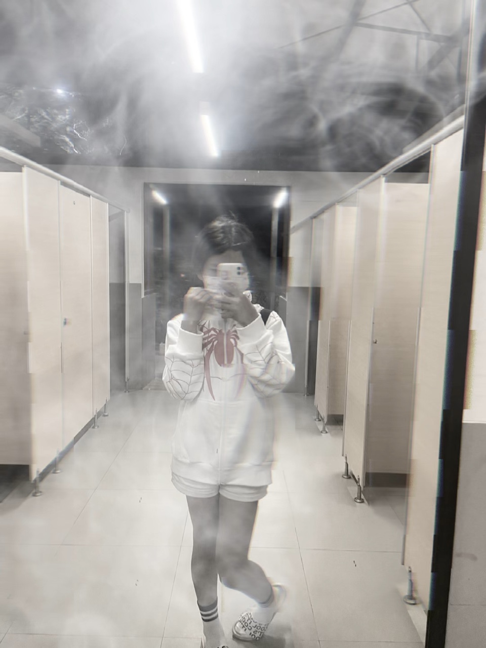 ម្តងម្នាក់ទេណា😉😌