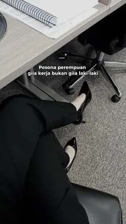 perempuan gila kerja