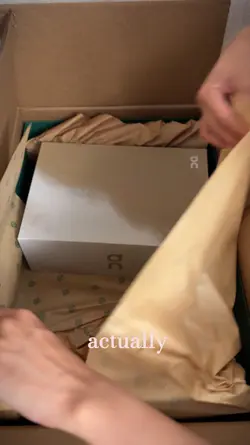 Shoe unboxing