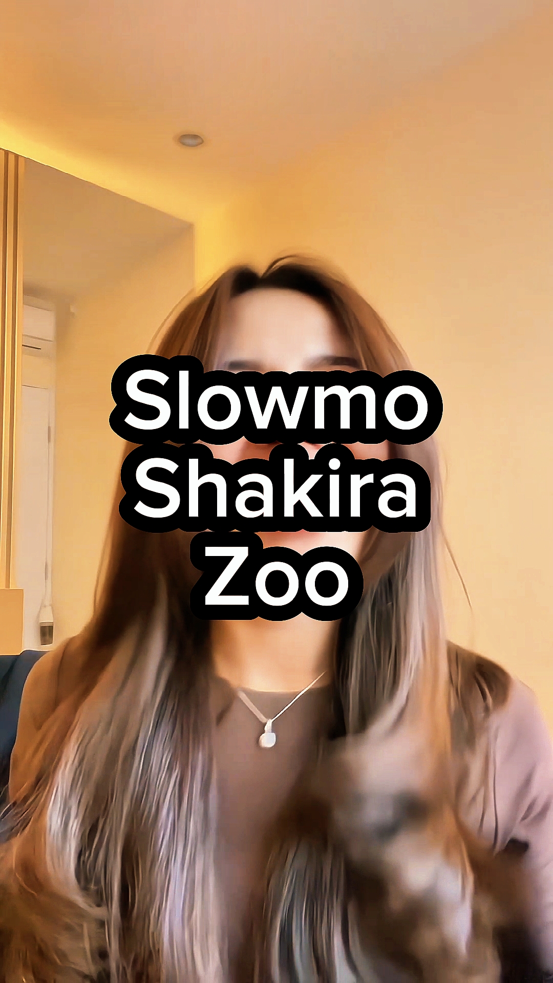 Slowmo Shakira Zoo