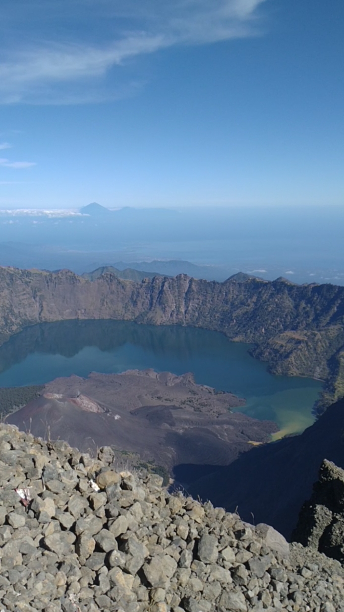 Geh einen Berg besteigen 