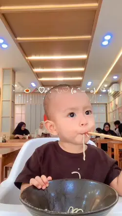 Vlog makan anak