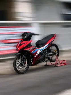 EFEK BLUR BELAKANG