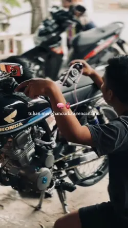 tuhan menghancurkan 