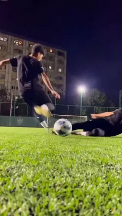 Ketendang bola 