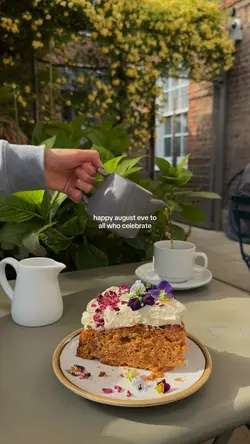 happy august 🤍✨ 