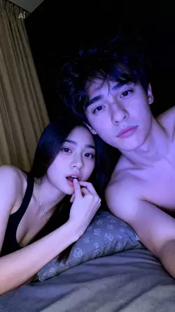 couple selfie ai
