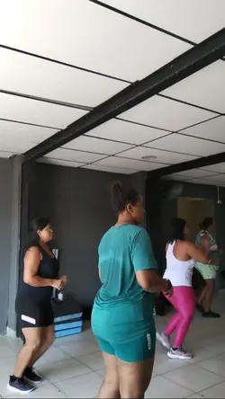 a mãe foi fazer zumb