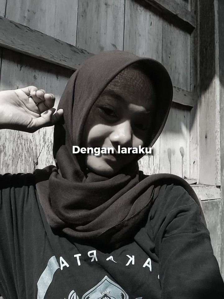 Dengan lara ku