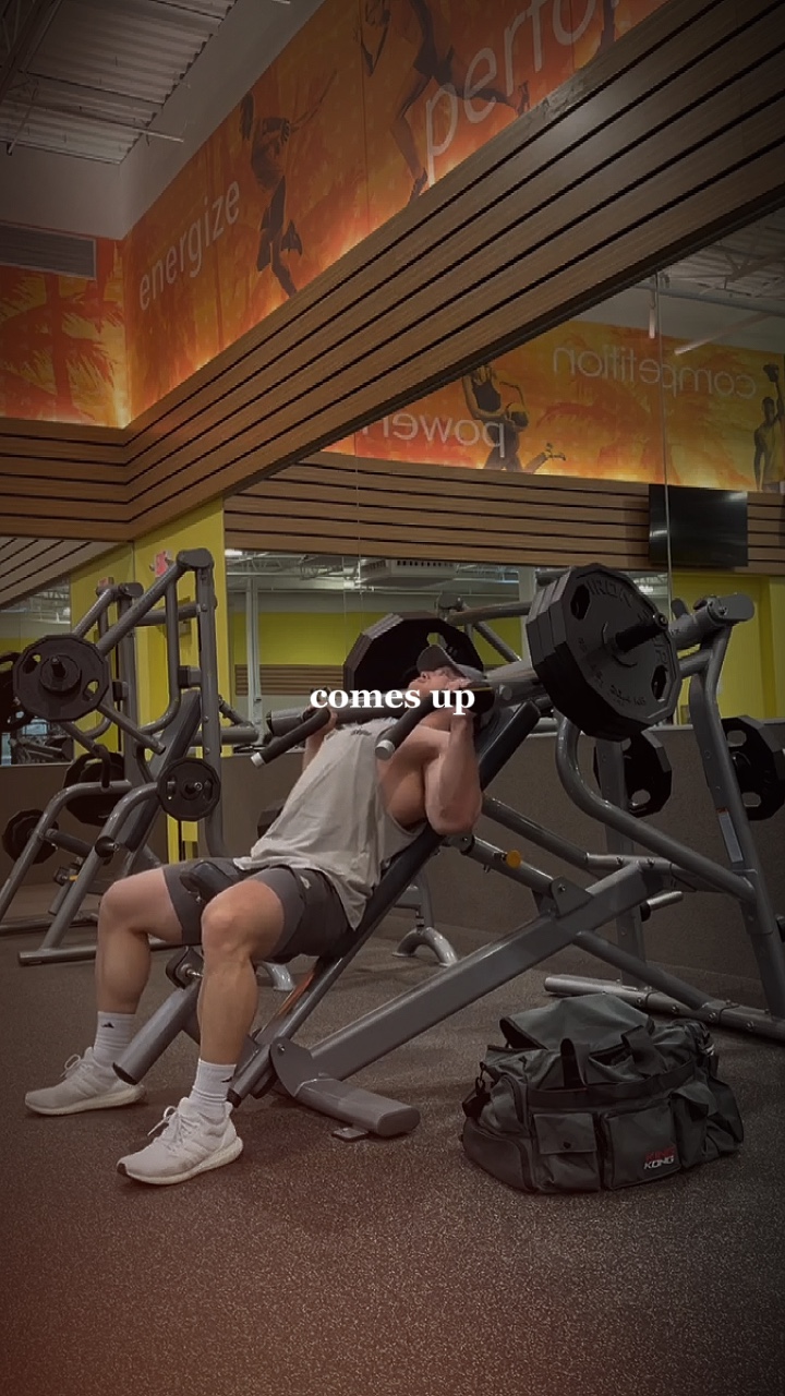 comes up, fighting!!