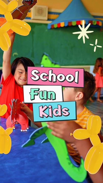 Crianças Divertidas Na Escola
