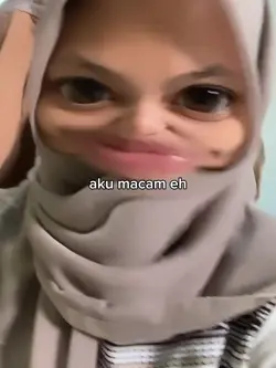 dia tak nmpk aku ke?