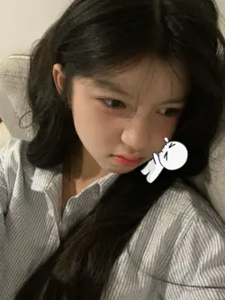 STICKER CẮN MÁ