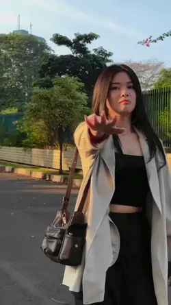 evelyn mode jalan