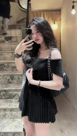 2 pics TV41423102224