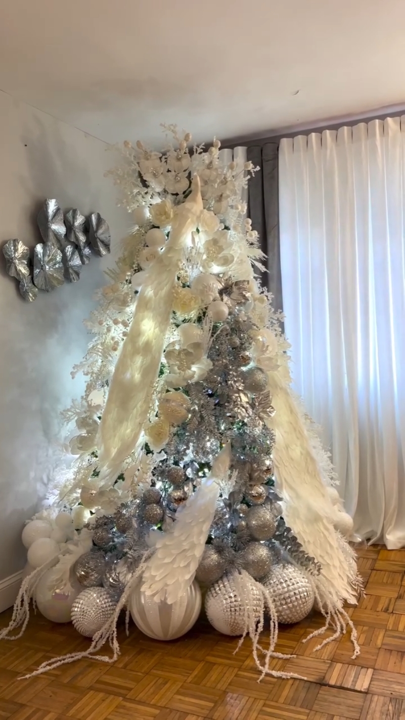 Beyaz Noel ağacı