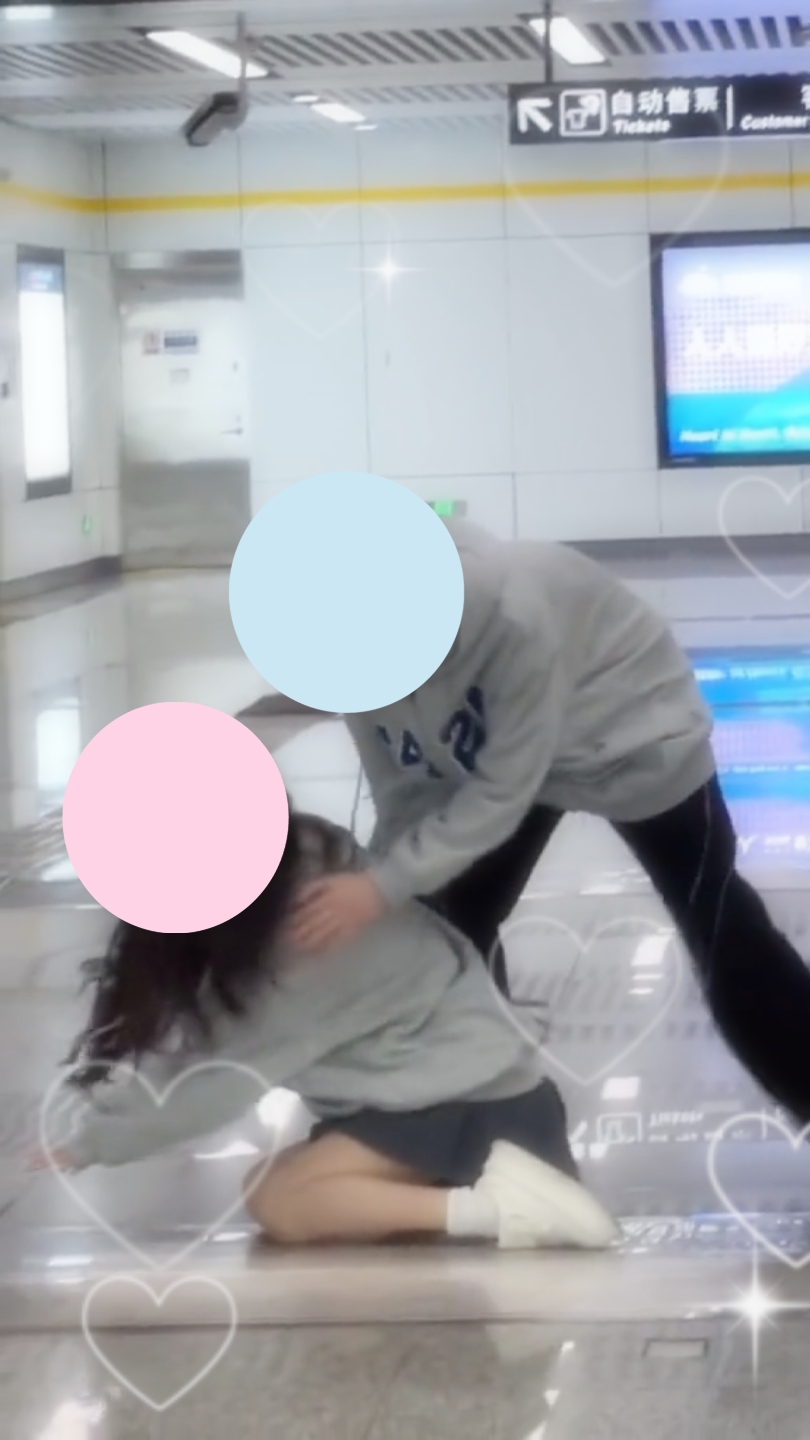 最近よくある顔ハメ