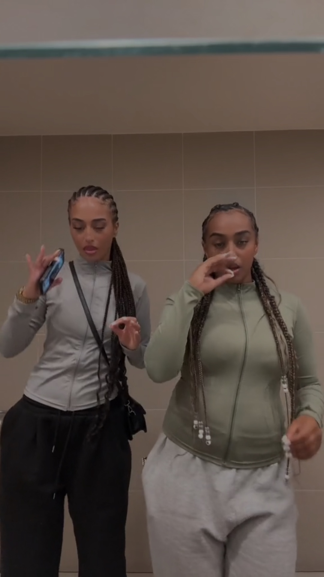 Um deux 👯‍♀️