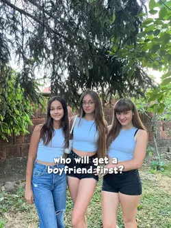 WHO GET A BOYFRIEND