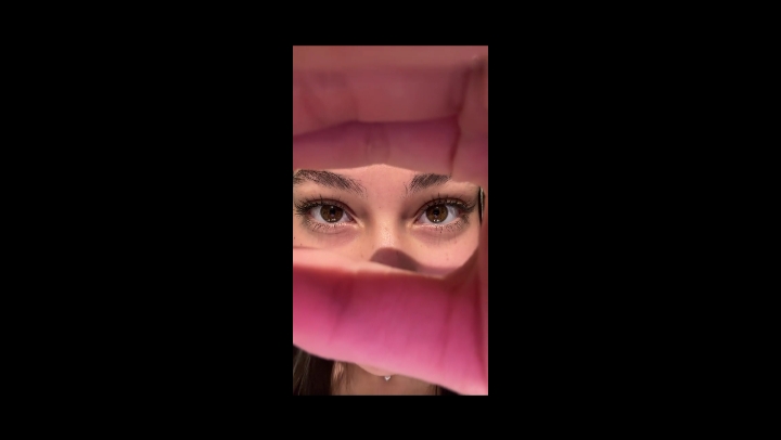 Ojos azul océano