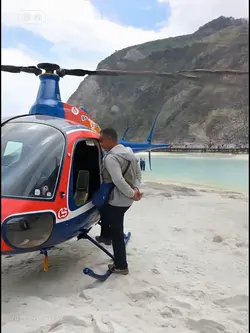 naik helikopter 