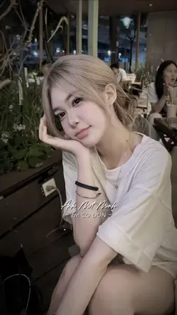 Anh một mình em cô