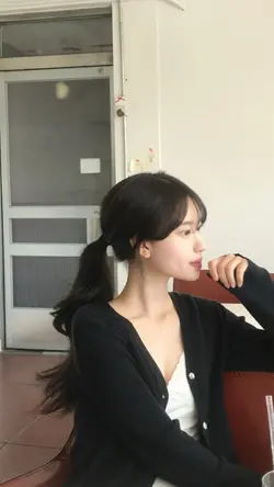 2 pics TV33716091809