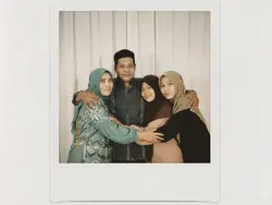 foto keluarga AI