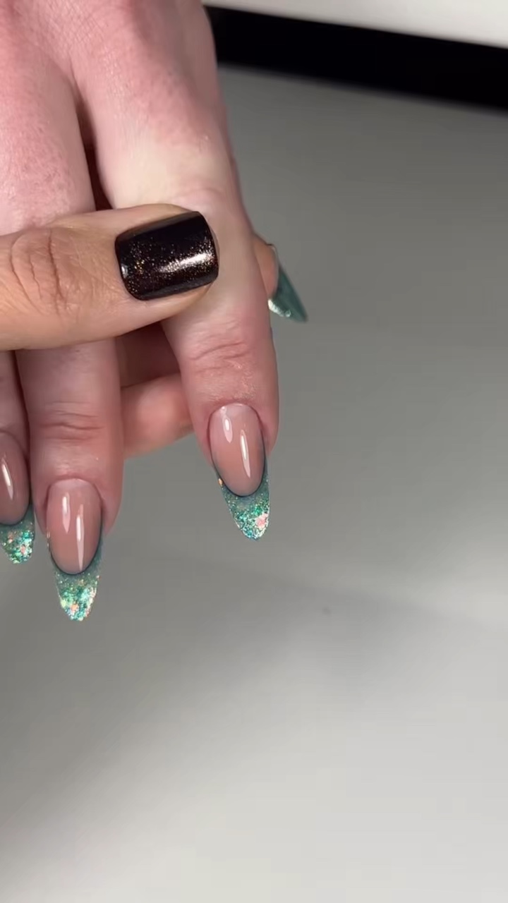 UÑAS 