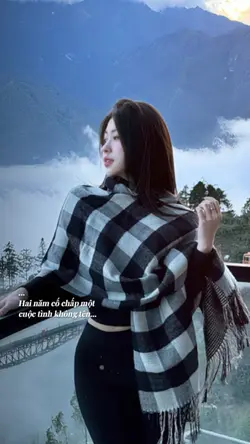 Hai năm cố chấp một 