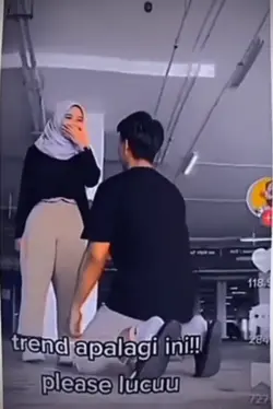 aku berlutut? tidak