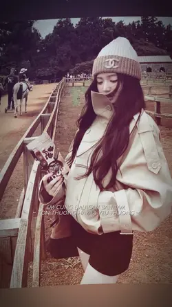 Em cũng đâu cần bận