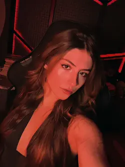 ELA DA PALHINHA 