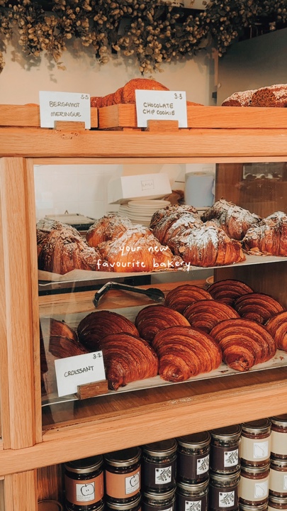 Aesthetic bakery