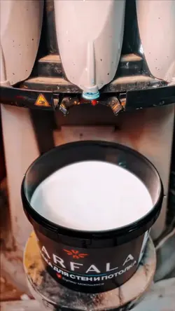 Mixing the paint 🎨 