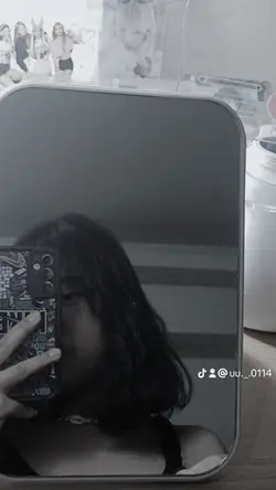 手牽著手一起回去部落