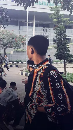 CINTAKU BUKAN DIATAS