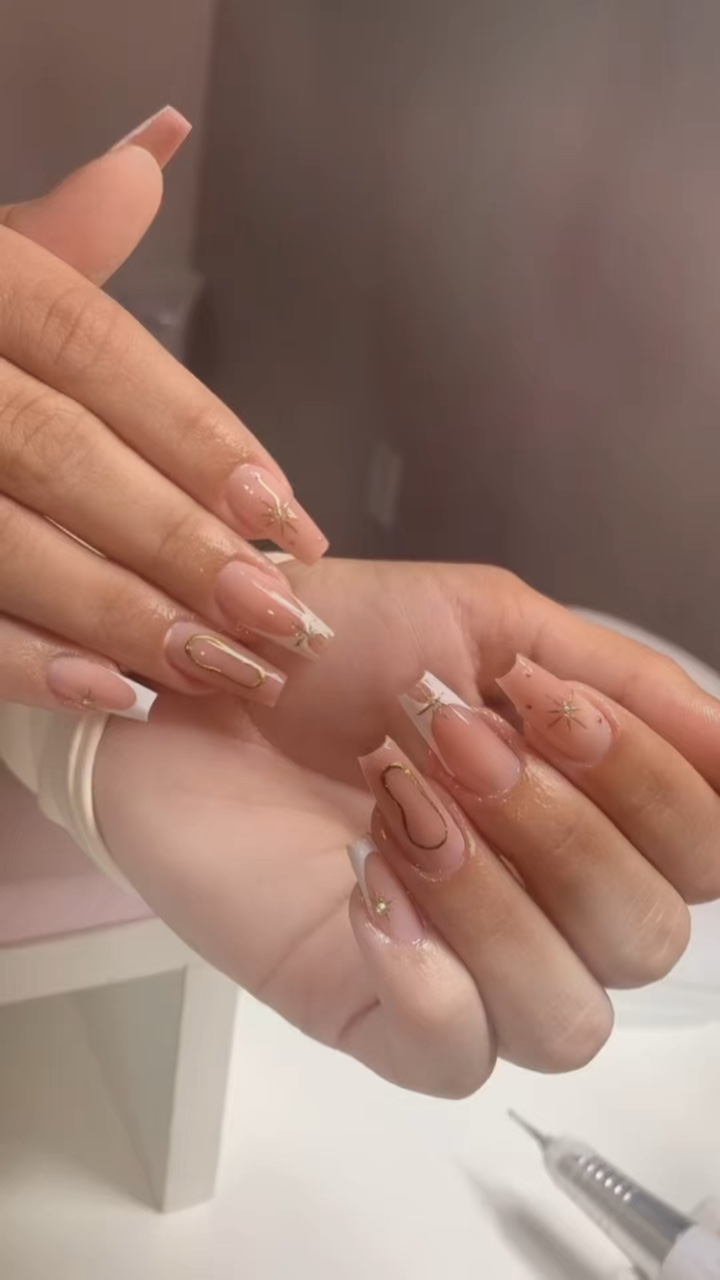 ONGLES 