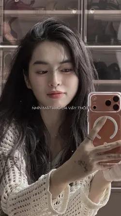 Nhìn mặt khó ưa vậy