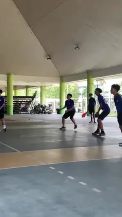 เอวลั่นปัด