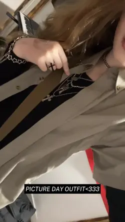 Picture day outfit<3