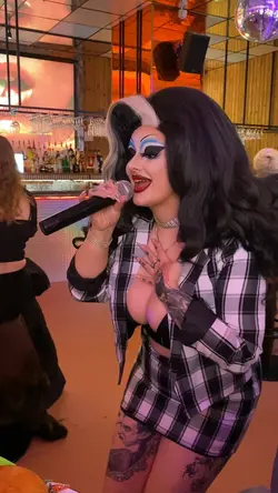 Nikkiโs
