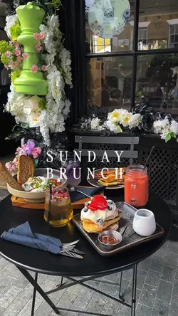 SUNDAY BRUNCH 