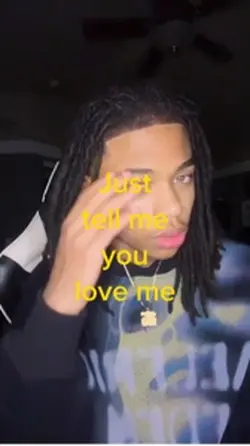 Just tell me u ❤️ me