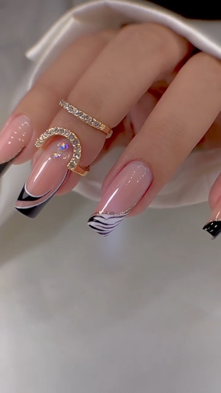 UÑAS
